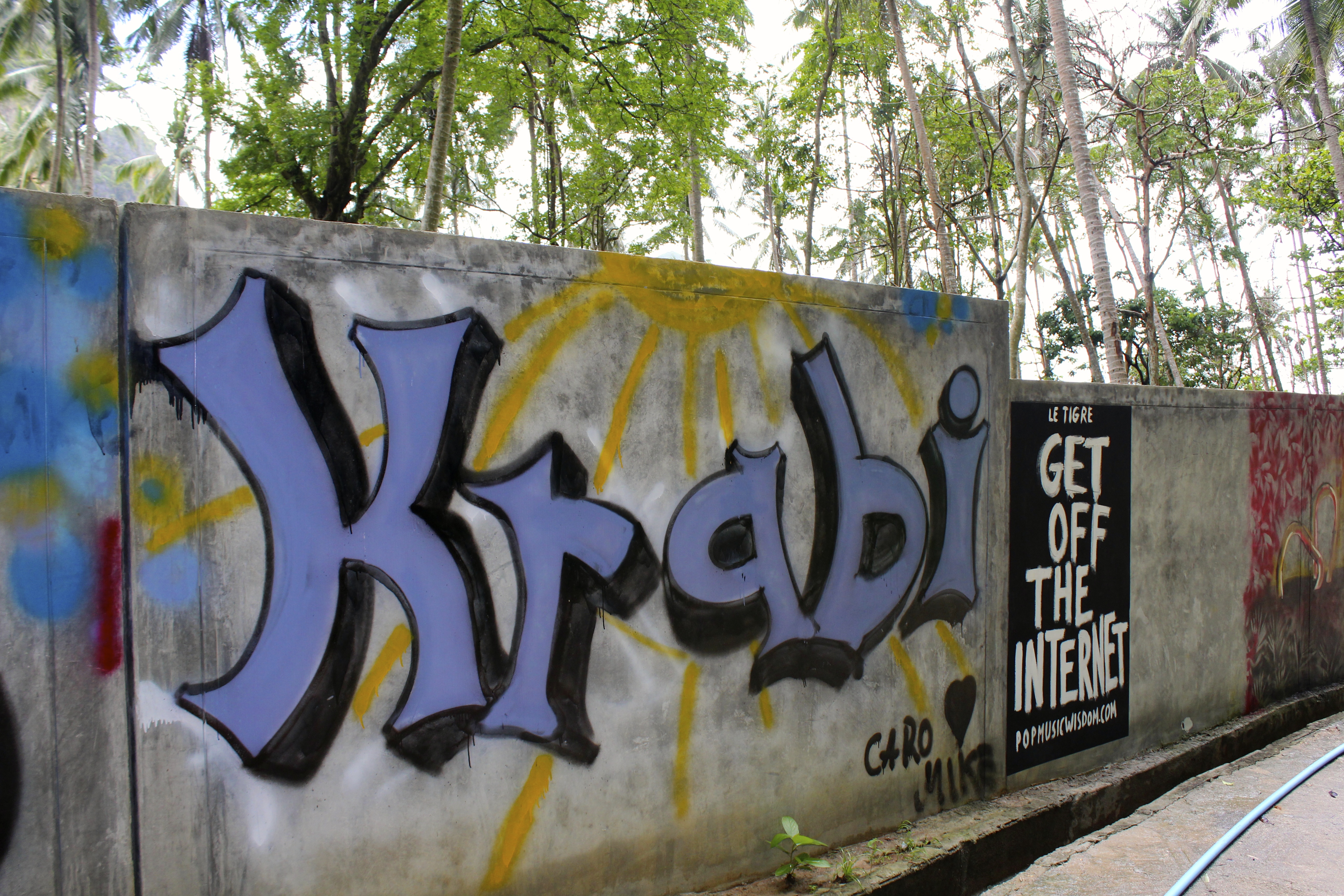 You can find inspirational quotes and sayings all along Tonsai's main road.