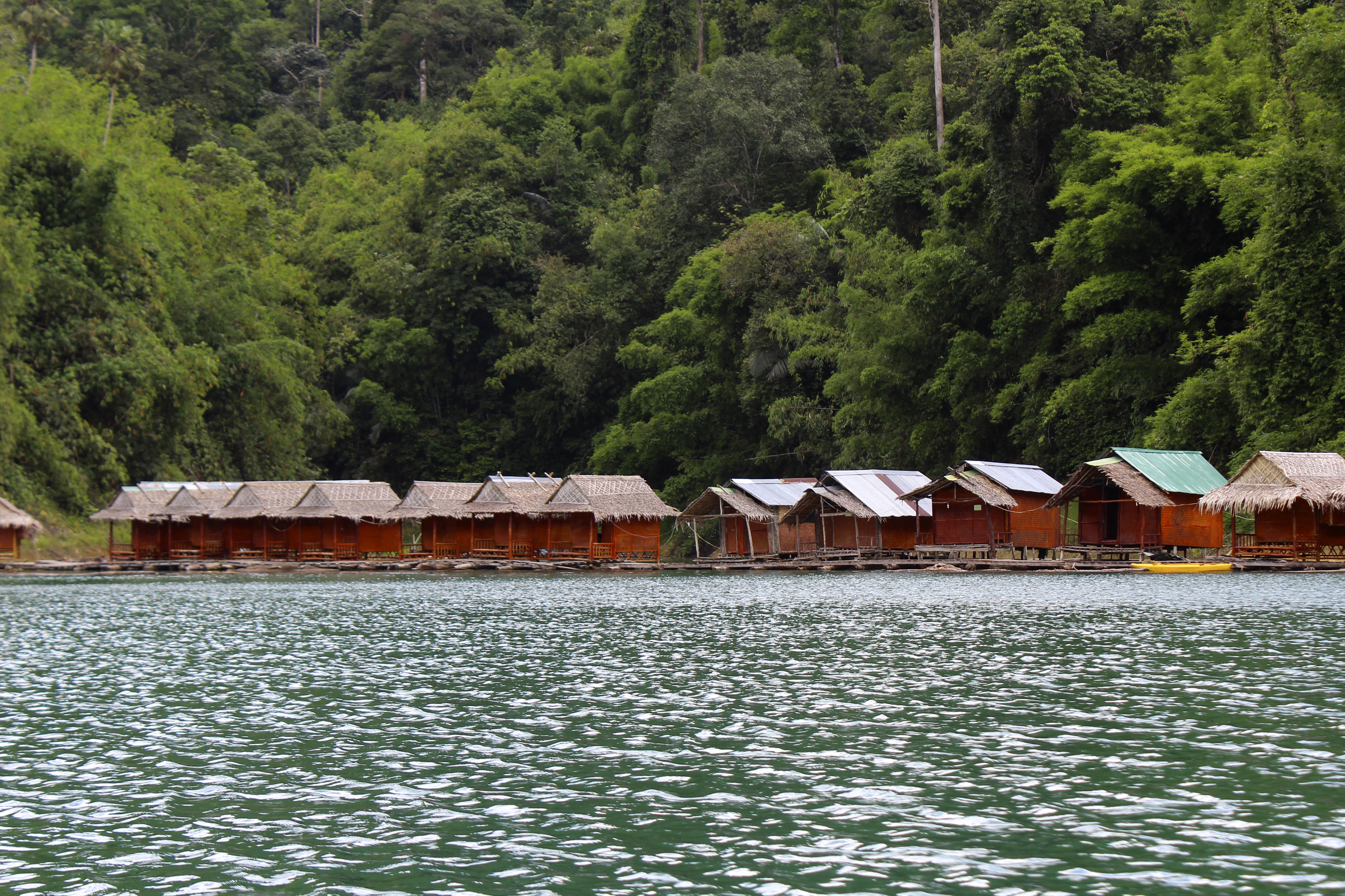 The floating bungalows of Tone Tuey