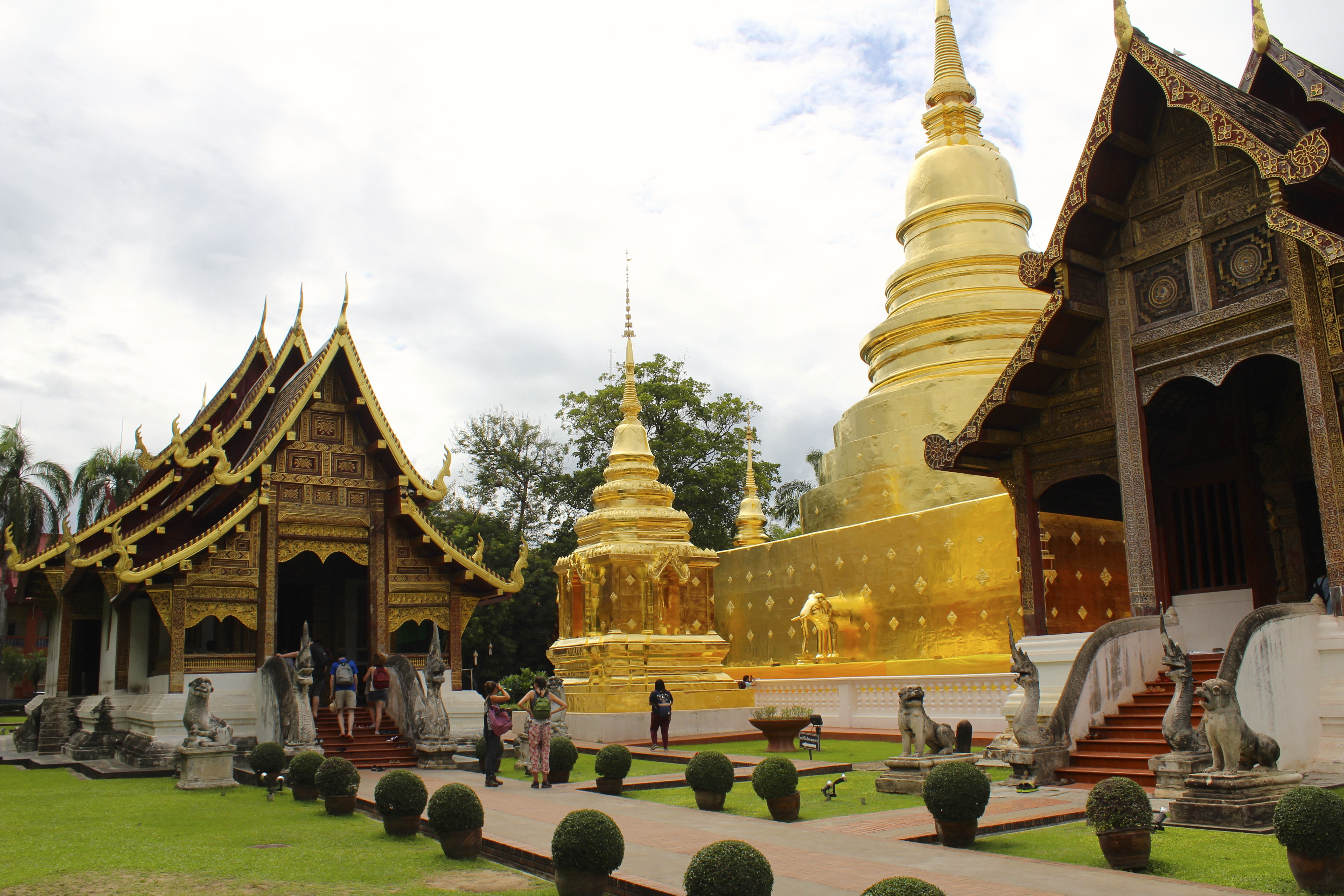 The beautiful grounds of Wat Phra Singh.