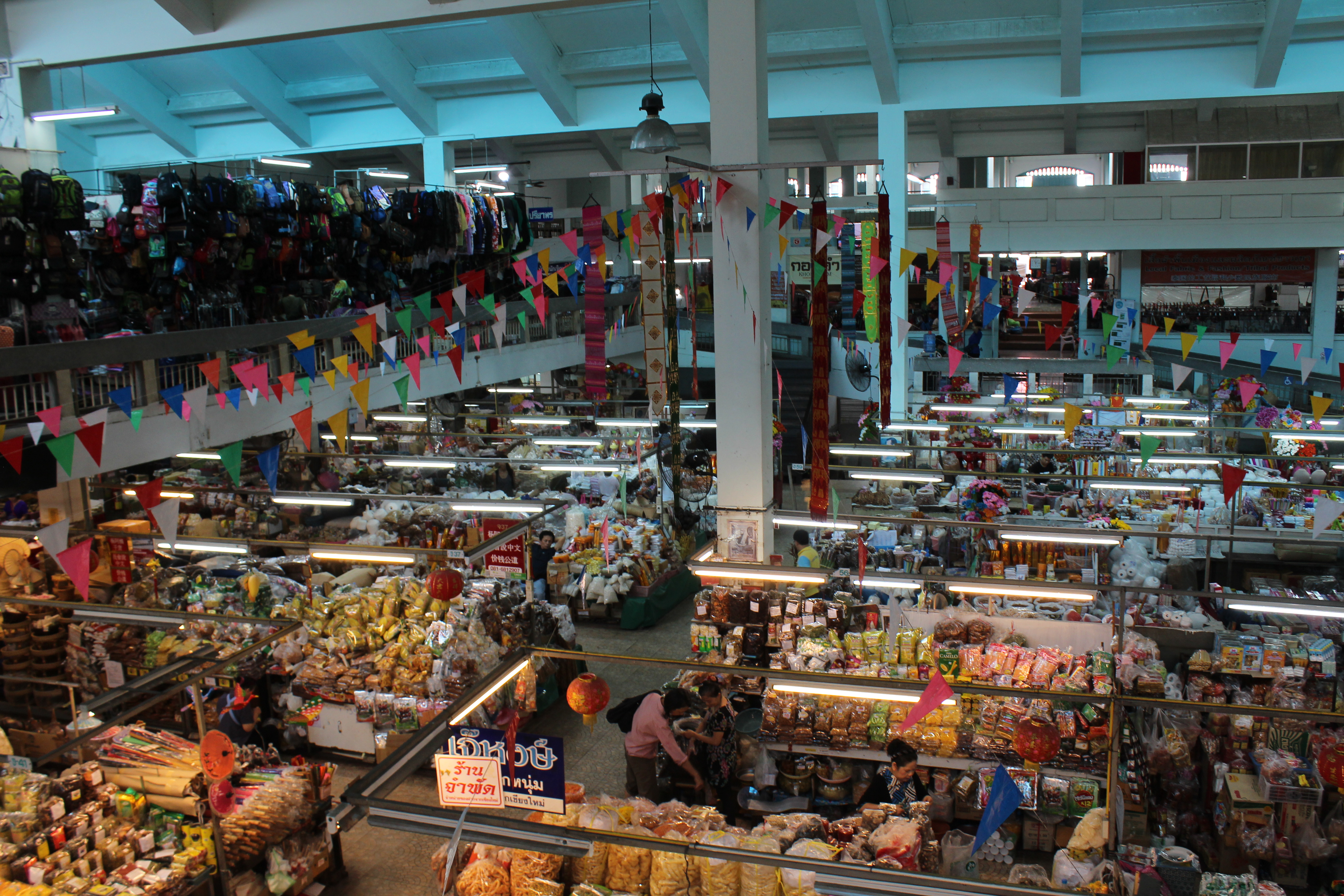 Just one part of the enormous Warorot Market.