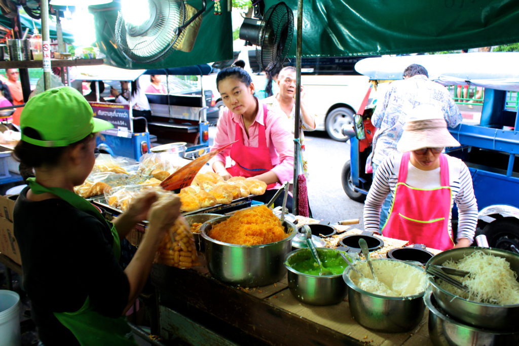 Another food vendor serving up some yummy Thai food.