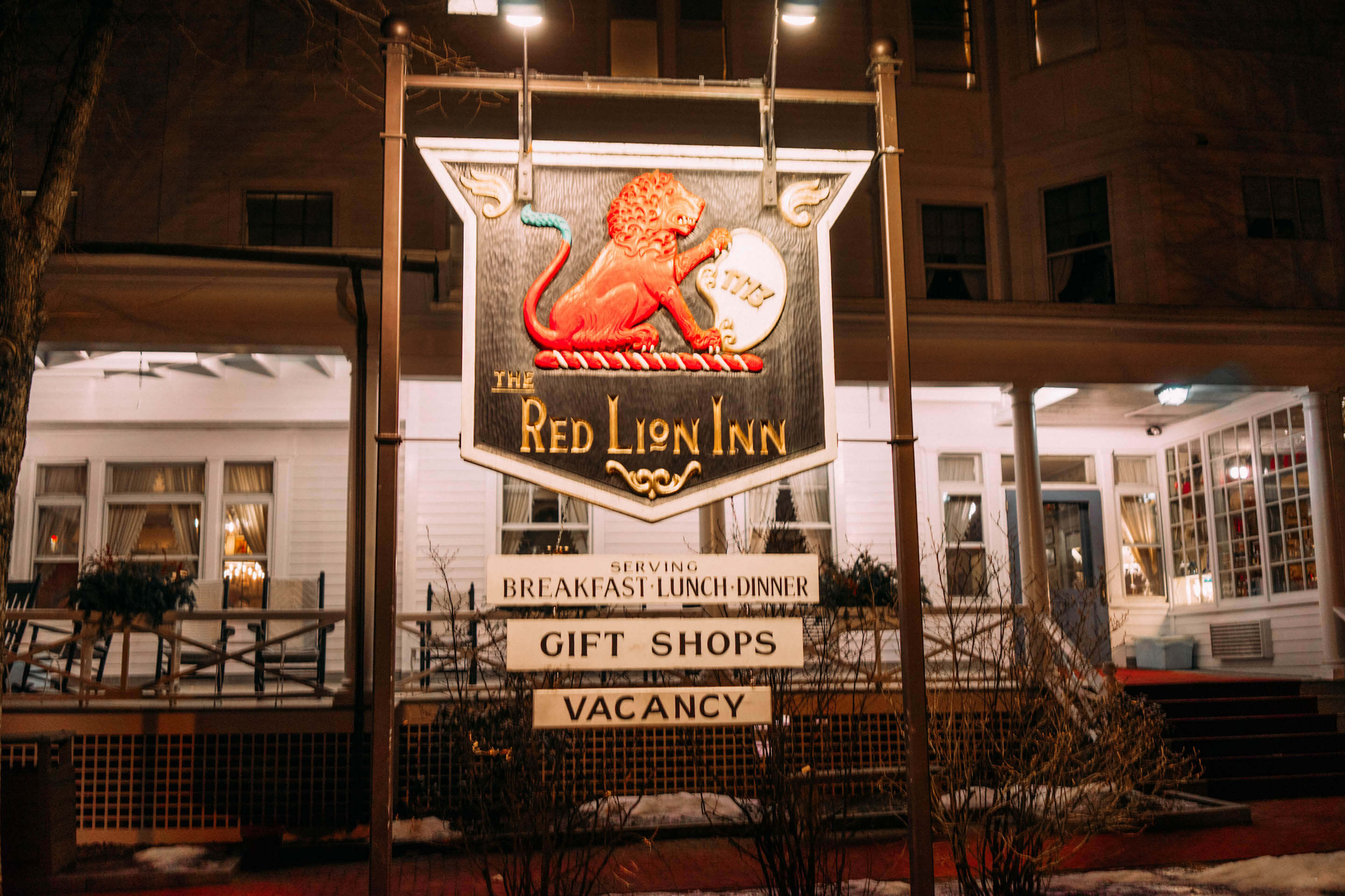 Red Lion Inn, The Lion's Den, The Berkshires, what to do in the berkshires, Where to eat in the berkshires, berkshires, stockbridge, massachusetts
