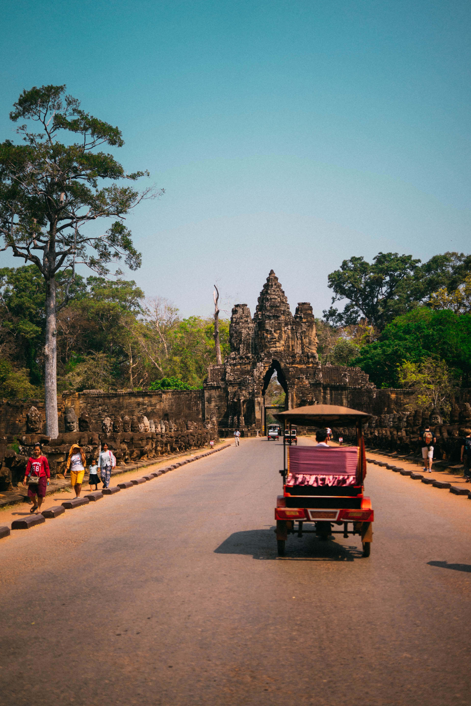 Siem Reap, Angkor Wat, What to do in Siem Reap, Siem Reap Guide, Cambodia, Best Photos of Angkor Wat, Angkor Wat in a day, Wanderluluu, Bayon Temple, Angkor Thom South Gate, 