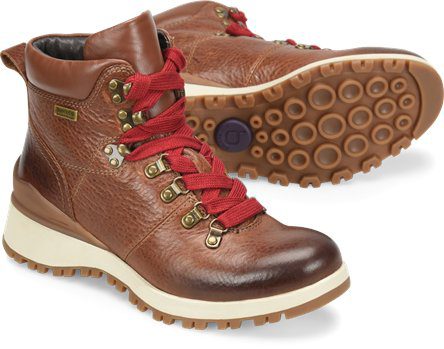 gifts for the female traveler, female traveler gift guide, female traveler gift ideas, bionica footwear, lightweight footwear for travel, travel shoes, travel hiking boots, best hiking boots for travel, travel footwear