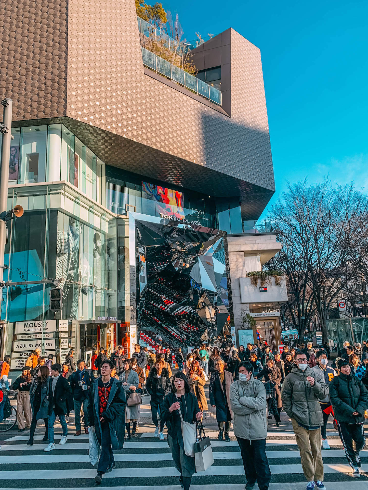 Fun Things To Do in Tokyo, Wanderluluu, Tokyo, Tokyo Japan, Mirrored Escalator Tokyu Plaza, Tokyu Plaza, Omotesando Street