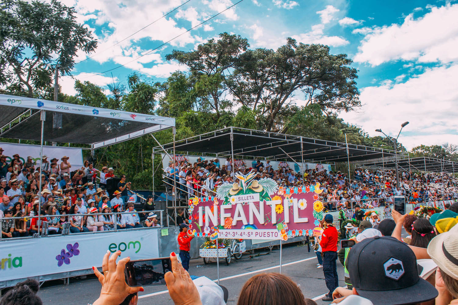 Feria de las flores medellin, Wanderluluu, Festival of flowers medellin, Medellin Colombia, Colombia flower festival, Colombia, Medellin, Best festivals in Colombia, when to visit Colombia