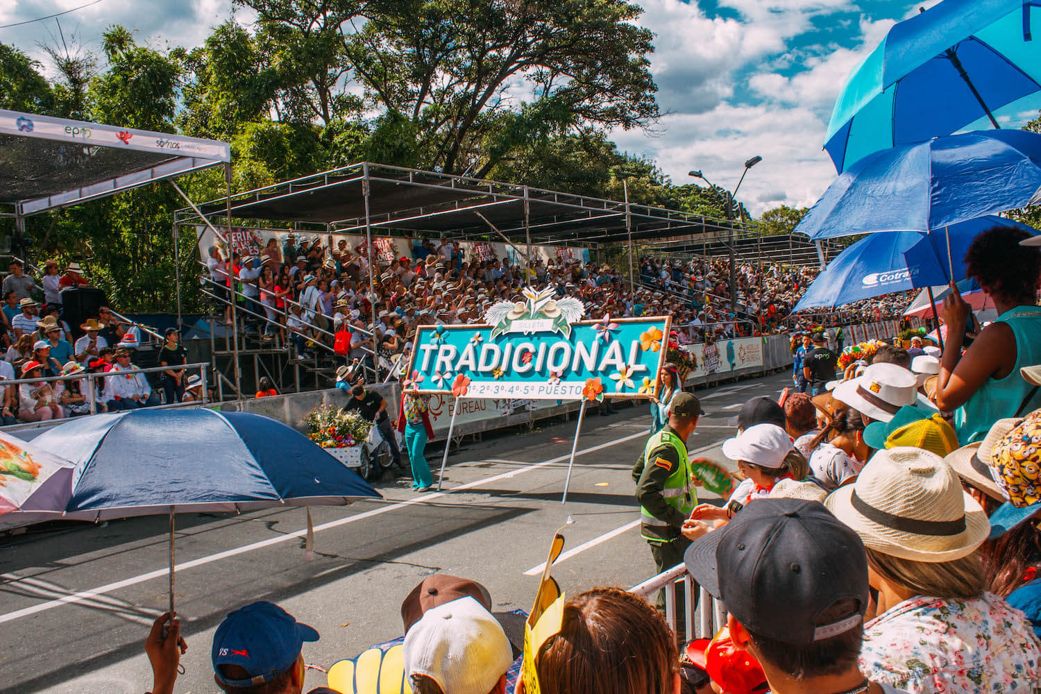 Feria de las flores medellin, Wanderluluu, Festival of flowers medellin, Medellin Colombia, Colombia flower festival, Colombia, Medellin, Best festivals in Colombia, when to visit Colombia