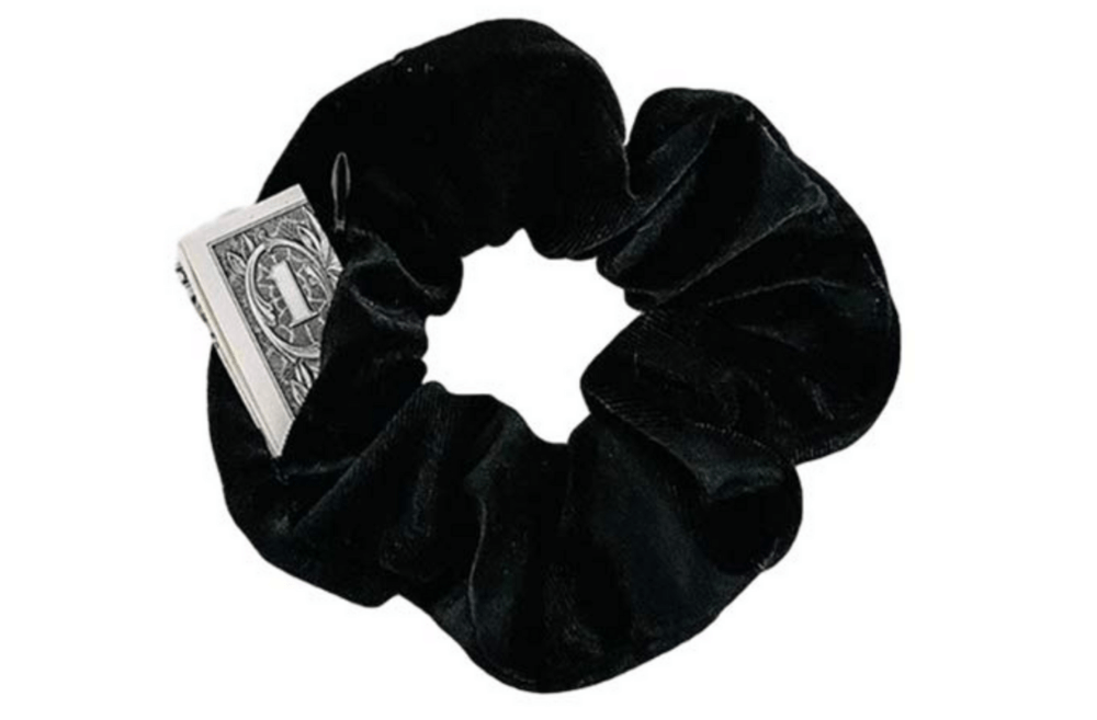 stocking stuffers for female travelers under $20, anti-theft travel accessories for female travelers, wanderluluu, Secret pocket scrunchie, anti-theft scrunchie