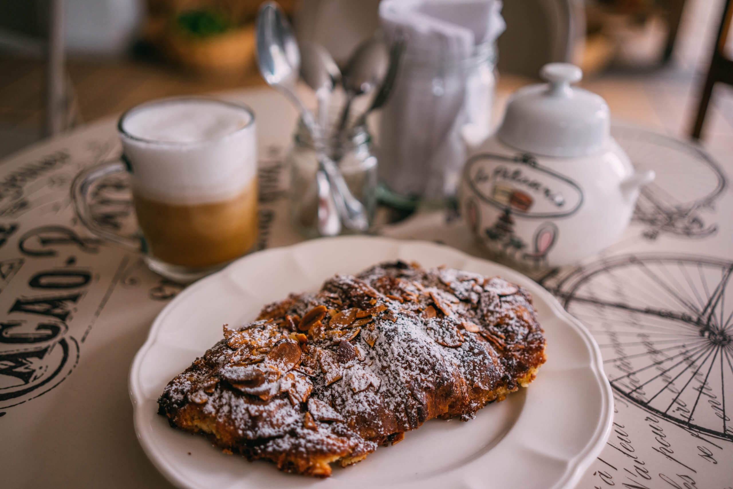 best cafes in Bogota colombia, cool cafes in Bogota, les amis cafe, wanderluluu